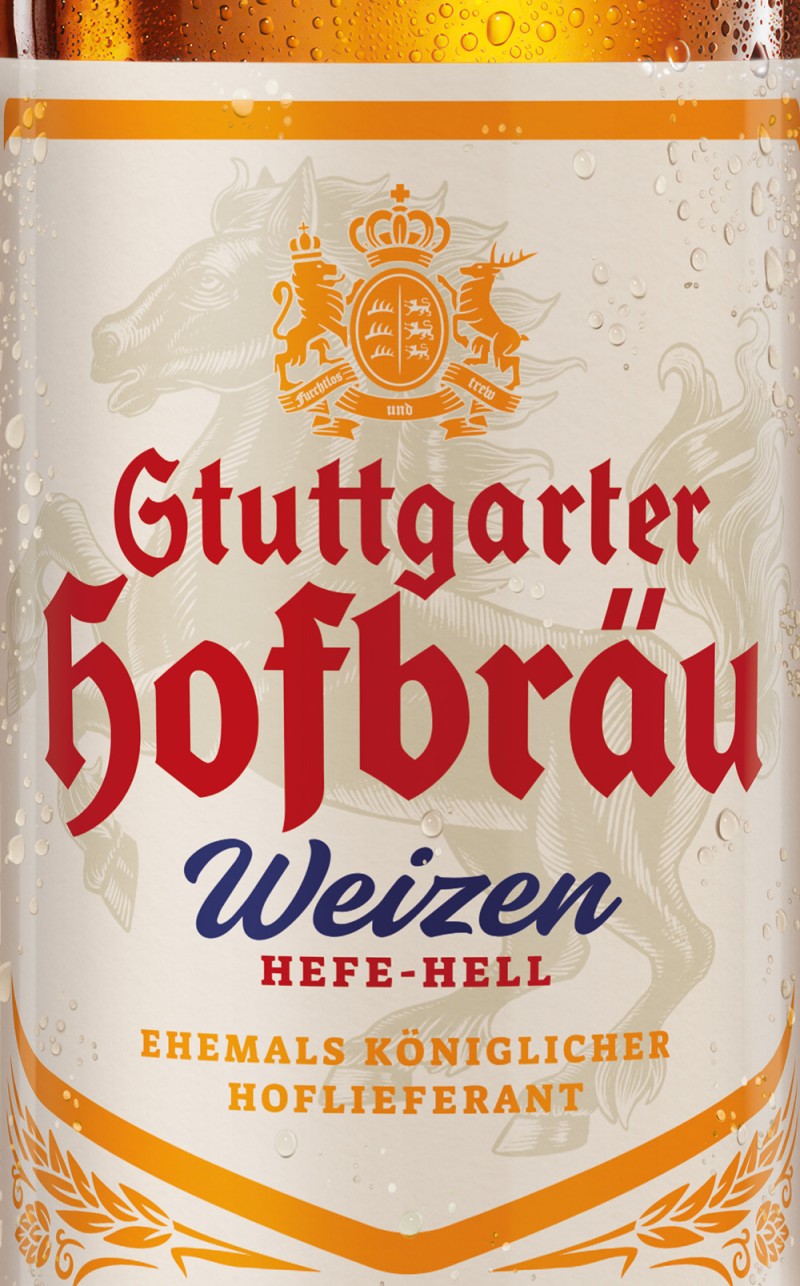 Ein Bieretikett zeigt ein Wappen mit Pferden und Ornamenten sowie den Hinweis auf eine königliche Zulieferung.